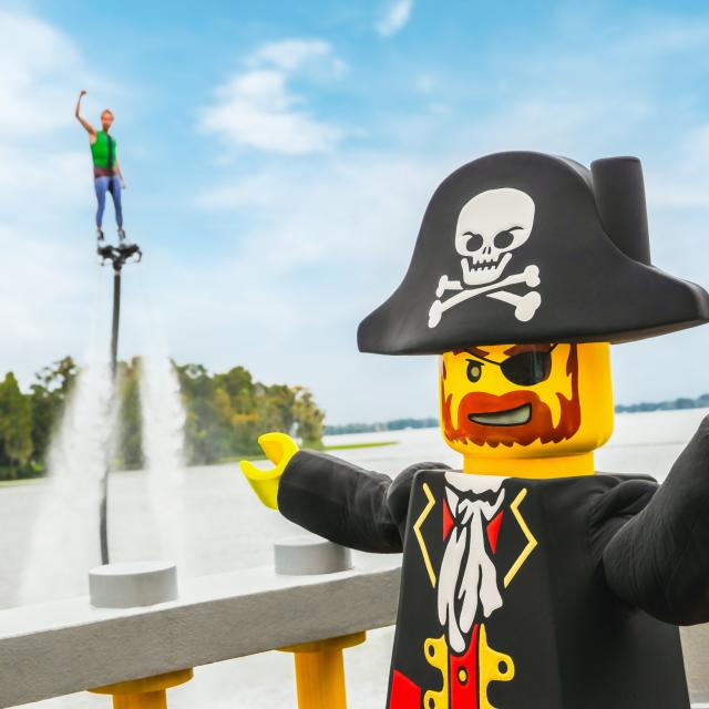 Brickbeard Stunt Show at Pirates’ Cove in LEGOLAND® Florida Resort