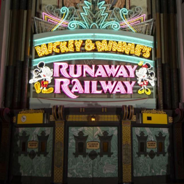 Mickey & Minnie's Runaway Railway entrance marquee at Disney's Hollywood Studios