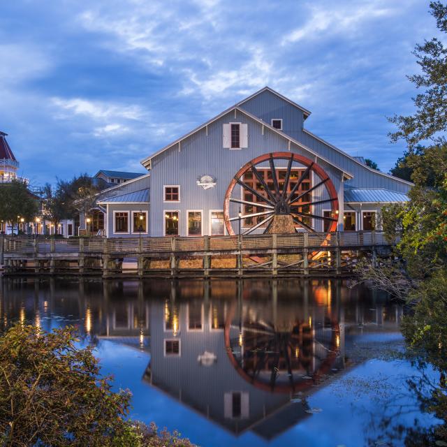 Disney's Port Orleans Resort - Riverside hotel exterior