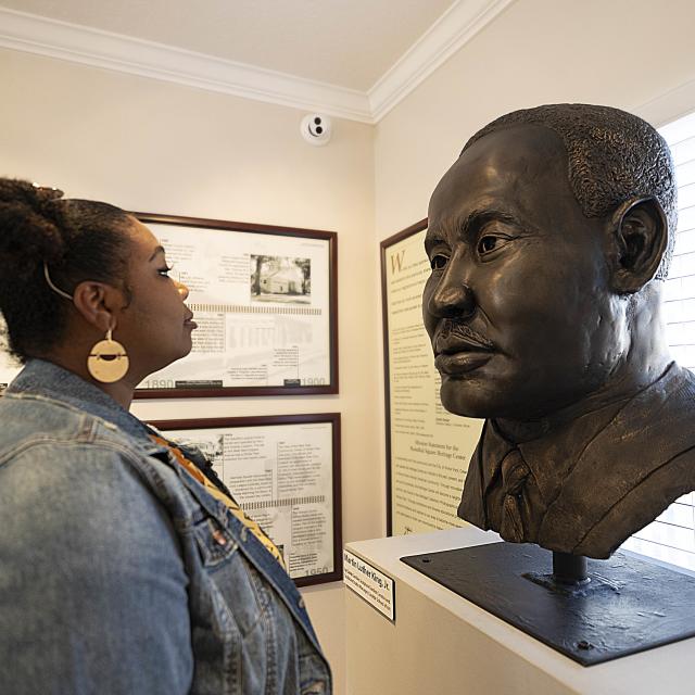 Influencer Katrina Dandridge visits Hannibal Square Heritage Center