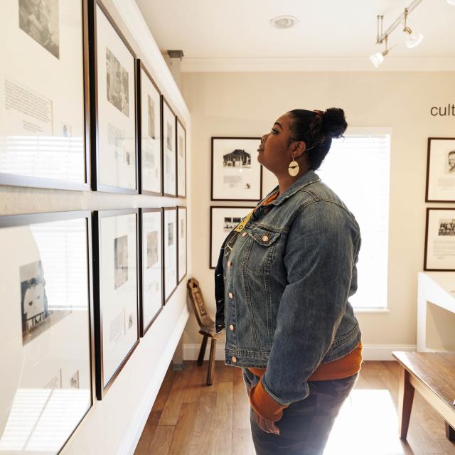 Influencer Katrina Dandridge visits Hannibal Square Heritage Center